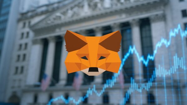 Le logo du renard de MetaMask devant la Bourse de New York, symbolisant l'entrée en bourse (IPO) de Consensys.