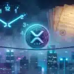 Illustration conceptuelle de la cryptomonnaie XRP en équilibre face aux risques réglementaires et aux opportunités de l'année 2026.