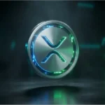 Pièce de cryptomonnaie XRP en métal avec effets lumineux bleus et verts sur fond sombre